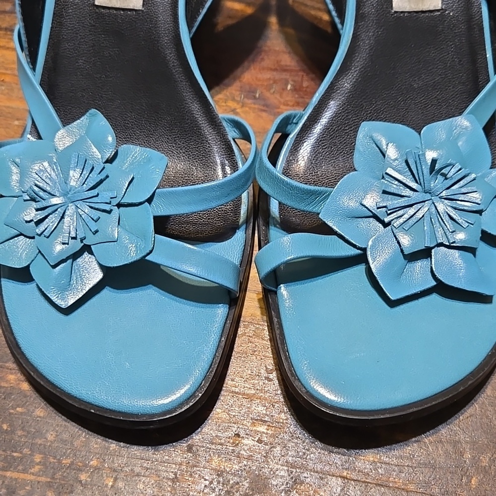 Etienne Aigner Petal Teal Floral Leather Sandals Size 8 - Picture 8 of 9